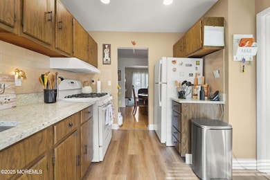 942 Jamestown Rd, East Windsor, NJ 08520 - photo 7