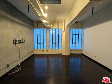 746 S Los Angeles St unit 402, Los Angeles, CA 90014 - photo 4