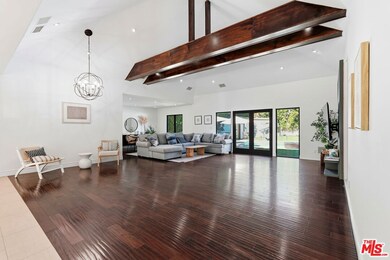 13201 Bloomfield St, Sherman Oaks, CA 91423 - photo 5