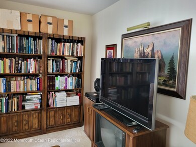 553 Kingsley Ct, Toms River, NJ 08753 - photo 5