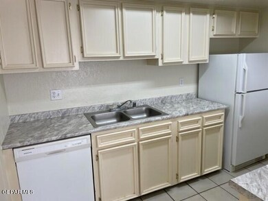 10600 Springwood Dr unit C, El Paso, TX 79935 - photo 5