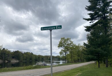 The Menominee River is right across the road! Boat launches are located to the north & south.