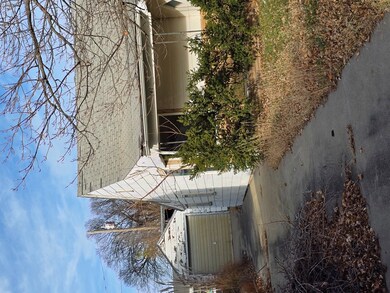 441 W 14th St, Concordia, KS 66901 - photo 3