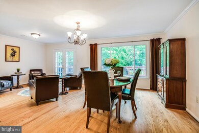 9015 Penn Manor Ct, Springfield, VA 22153 - photo 5