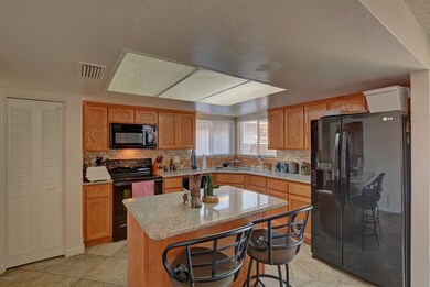 4 - Kitchen