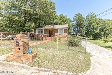 1738 Eveline Ave 2