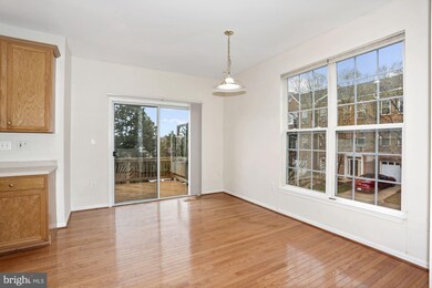 13617 Flying Squirrel Dr, Herndon, VA 20171 - photo 5