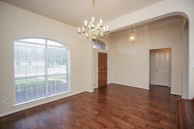 9030 Sunny Ridge Dr, Houston, TX 77095 - photo 5