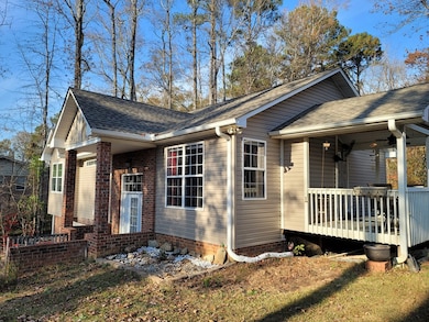 121 Cherokee Dr, Greenwood, SC 29646 - photo 4