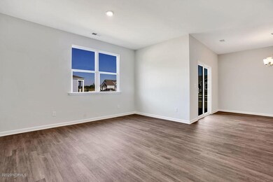 9602LargeOakCourt-05