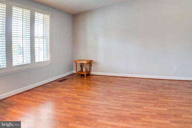 8 Box Cir, Essex, MD 21221 - photo 7