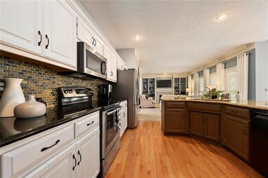 13931 W 71st Place, Shawnee, KS 66216 - photo 6