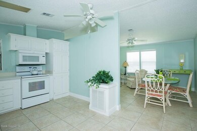 6 702 Gladiolus - Kitchen - View 4jpg
