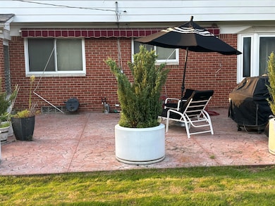 26256 Meadowbrook Way, Lathrup Village, MI 48076 - photo 7