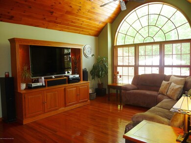 202 Huntington Dr, Scranton, PA 18519 - photo 4