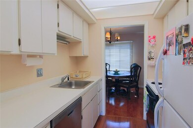 8515 Canterbury Square W, Indianapolis, IN 46260 - photo 7