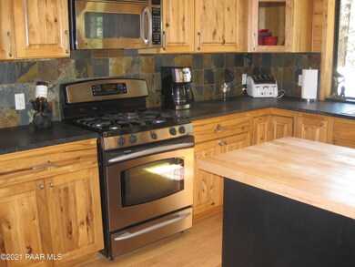 Kitchen Microwave & Stove