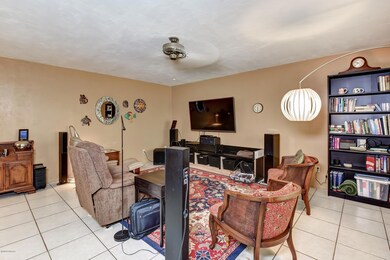2-Living Room Area