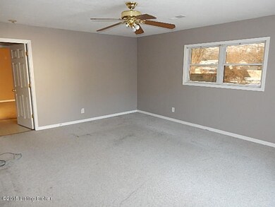 9100 New Maple Rd, Louisville, KY 40229 - photo 7