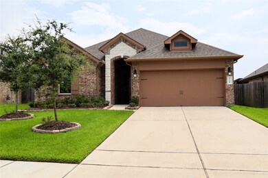 2721 Westland Ln, Pearland, TX 77581 - photo 2