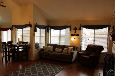 5756 Golden Oaks Dr, Tyler, TX 75703 - photo 3