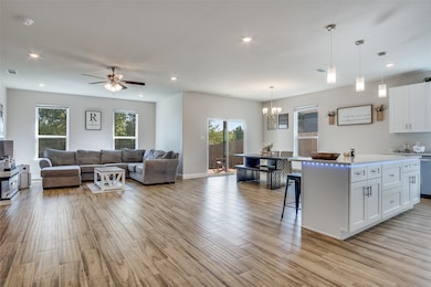 2303 Pedernales Ct, Granbury, TX 76048 - photo 4