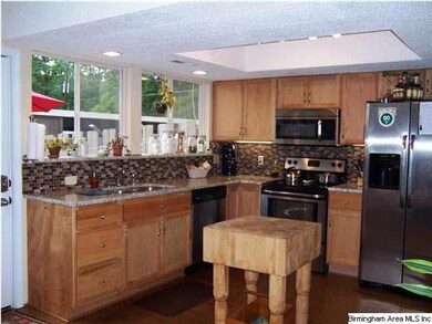 Completely new Kitchen with granite counters and n