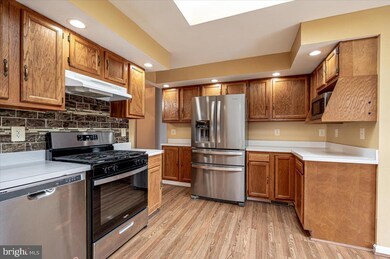 801 Martin Rd, Essex, MD 21221 - photo 5