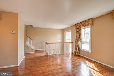2943 Waterford Ct, Vienna, VA 22181 - photo 6