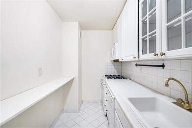225 St Pauls Ave unit 2B, Jersey City, NJ 07306 - photo 4