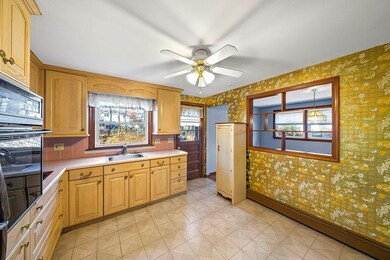 4 Sullivan Dr, Randolph, MA 02368 - photo 4