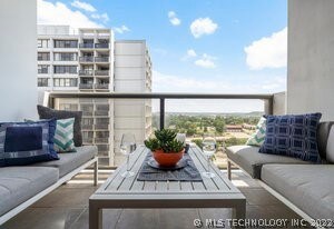 Sky high views overlook the Cathedral District & A