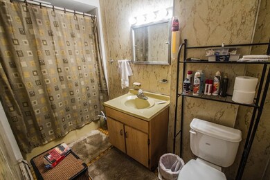 31 Suffield St, Worcester, MA 01610 - photo 6