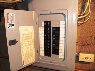 3 Quinn St, North Attleboro, MA 02760 - photo 4