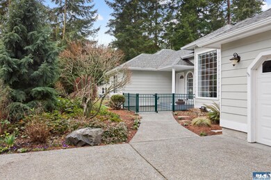 Walkway/Entry