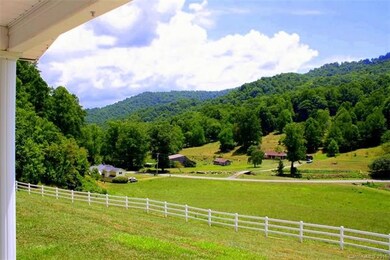 110 Wind Swept Dr, Burnsville, NC 28714 - photo 2
