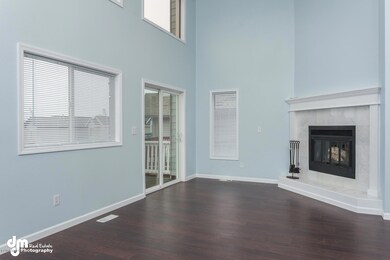 9211 Sea Parrott Circle-large-018-Living