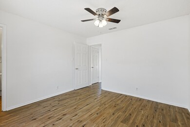 2637 W Randol Mill Rd unit C, Arlington, TX 76012 - photo 5