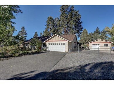 61459 Camelot Place, Bend, OR 97702 - photo 2