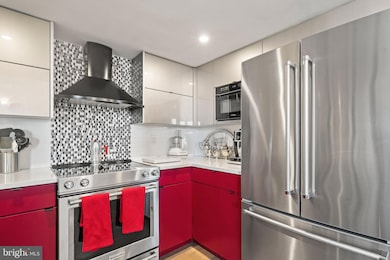 Residences at Market Square - East Tower unit 1221, Washington, DC 20004 - photo 5