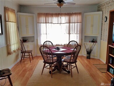 1839 Nichols Blvd, Longview, WA 98632 - photo 3