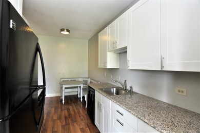 961 Viewpoint Dr, Lake In the Hills, IL 60156 - photo 3