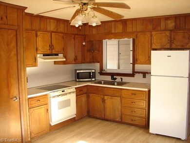 348 Oak View Ln, Asheboro, NC 27205 - photo 7