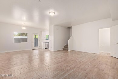 701 N Mcqueen Rd unit 11, Chandler, AZ 85225 - photo 2