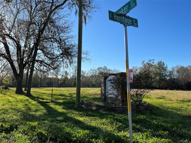 213 E Heritage Dr, Friendswood, TX 77546 - photo 7