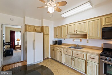 1304 Van Buren Dr, Fort Washington, MD 20744 - photo 7