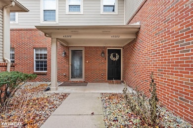 43282 Pendleton Cir unit 58, Sterling Heights, MI 48313 - photo 2