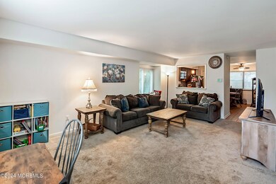 03-Foyer to Living