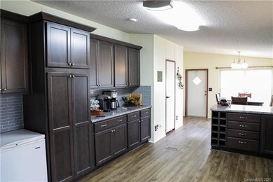 115 Sweetwater Dr, Statesville, NC 28625 - photo 4