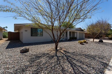 9831 W Lindgren Ave, Sun City, AZ 85373 - photo 3